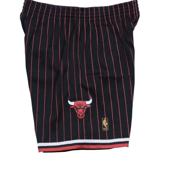 ๐ Mitchell & Ness Chicago Bulls 1996-97 Alternate Swingman Shorts Black Jordan - Picture 3 of 3